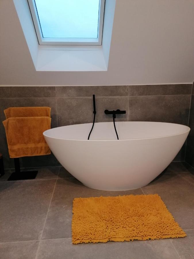 Le Clos Du Montys Villa Louveigne